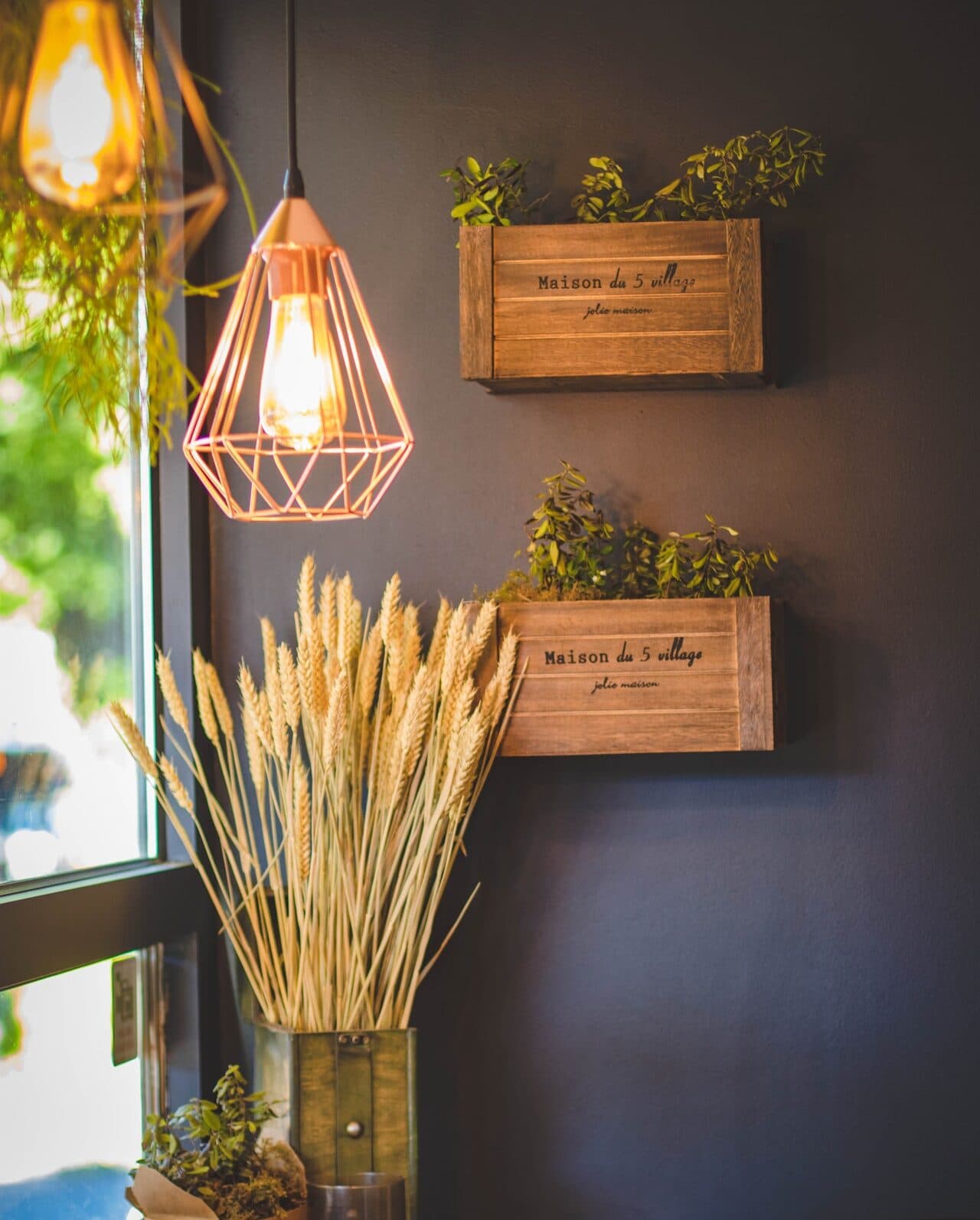 Premium interior design and construction services in Lahore showcasing quality craftsmanship, custom design solutions, and modern interior décor.